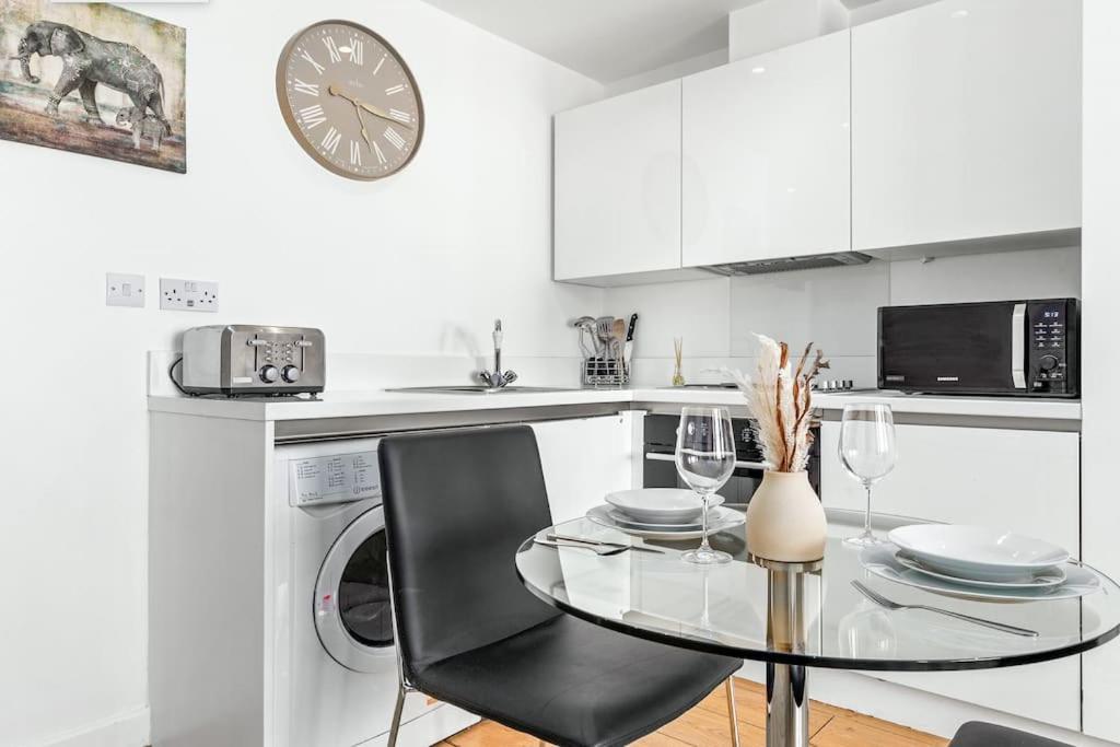 Spacious And Delightful Sleep 5 Piccadilly Vrc Londres Extérieur photo